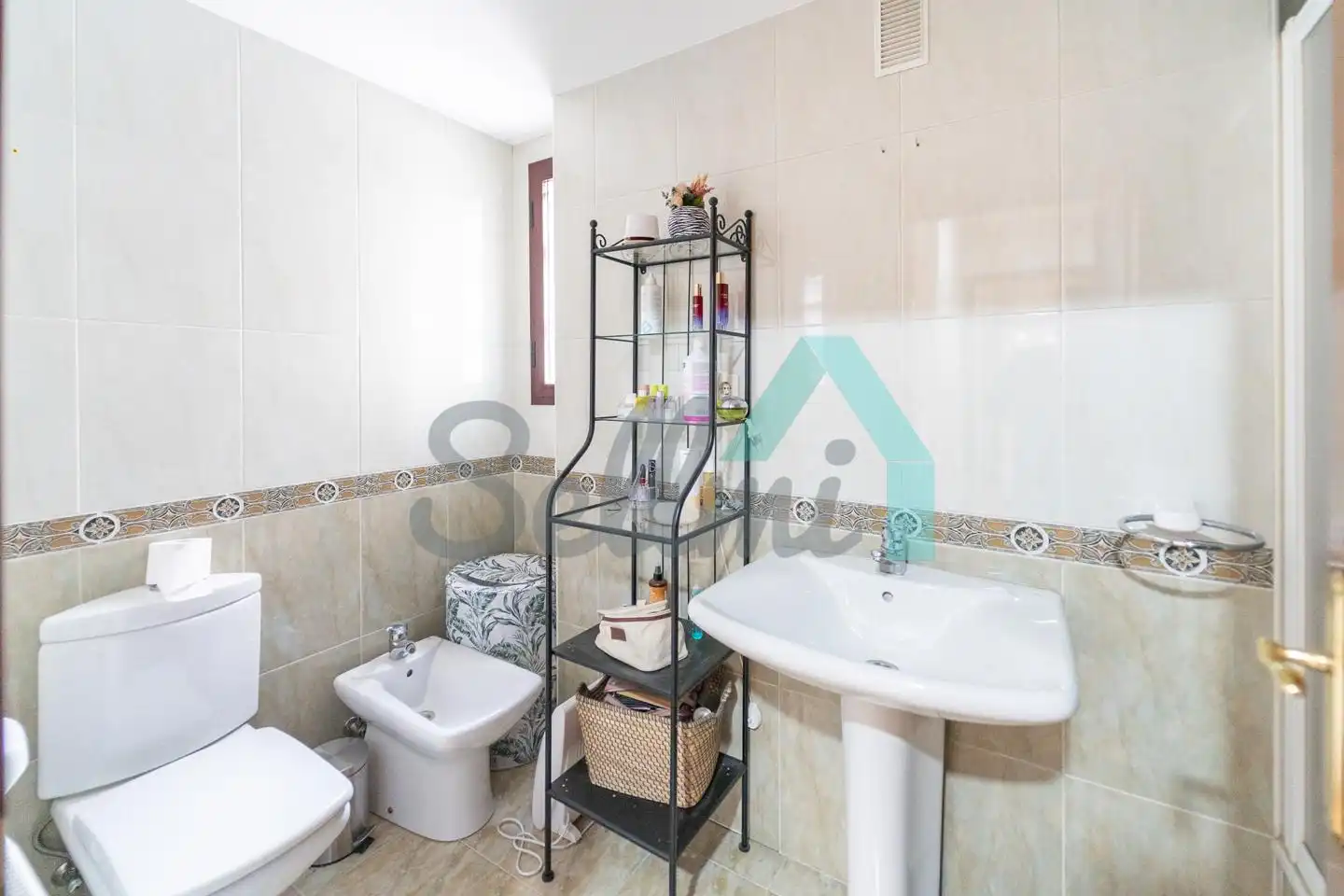Bathroom of Flat for sale in Oviedo   with Heating, Parquet flooring and Terrace