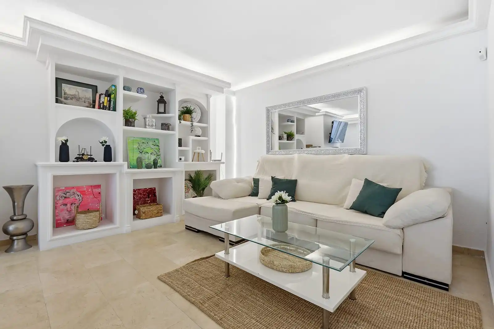 Sala de estar de Apartamento de alquiler en Estepona con Terraza y Amueblado