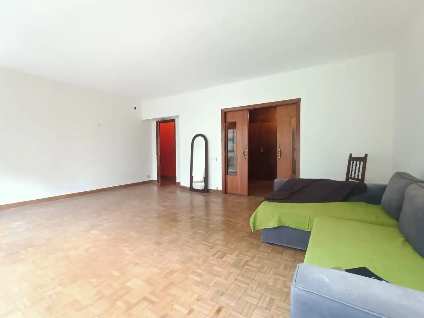 Living room of Flat for sale in Oviedo   with Heating, Terrace and Storage room