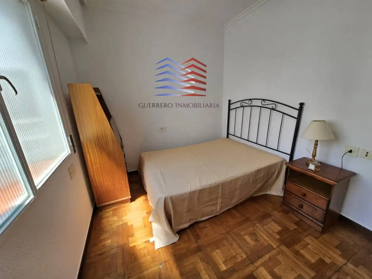 Habitación de Piso de alquiler en Ourense Capital  con Calefacción, Parquet y Trastero
