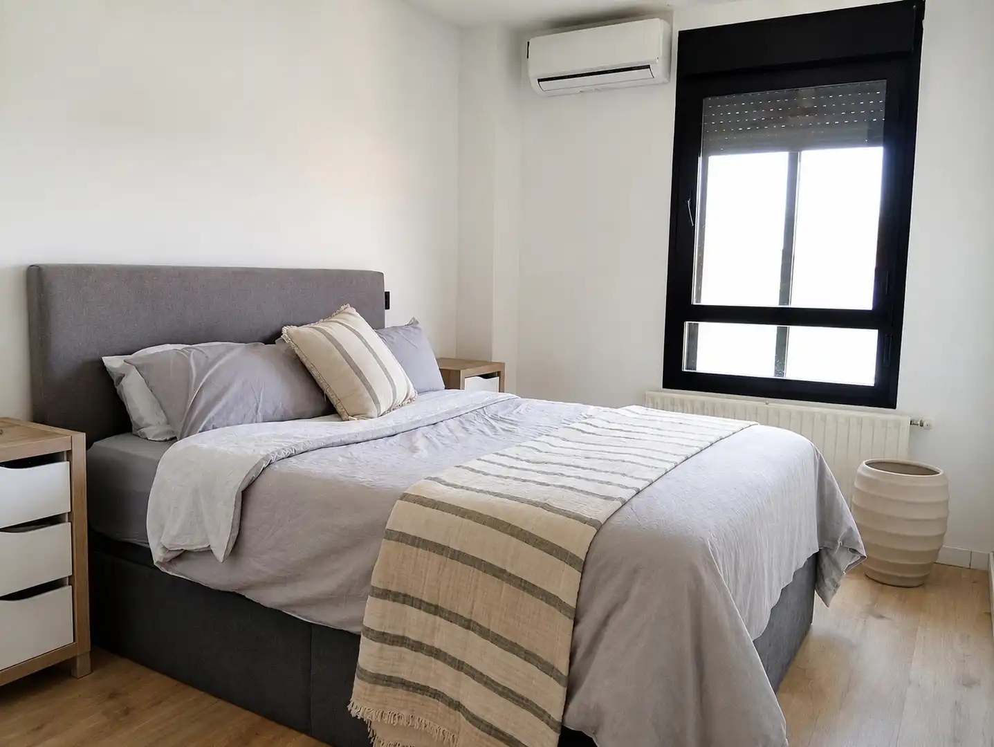 Bedroom of Flat for sale in Madrid  with Air Conditioner, Heating and Storage room