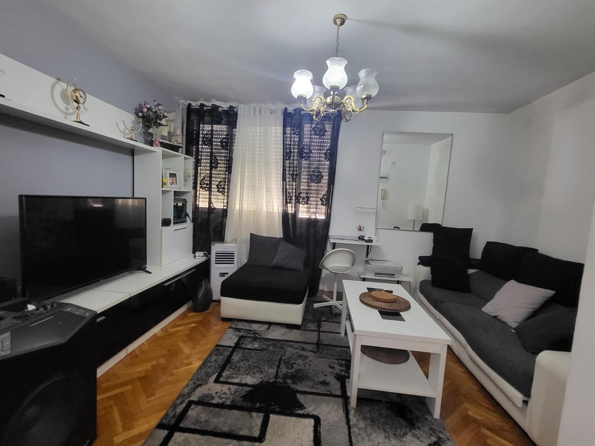 Living room of Flat for sale in  Madrid Capital