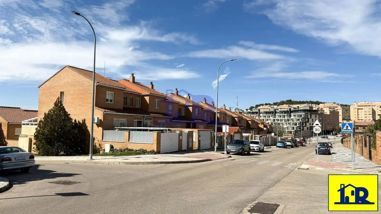 Vista exterior de Casa adosada en venda en Cuenca Capital amb Calefacció, Terrassa i Traster