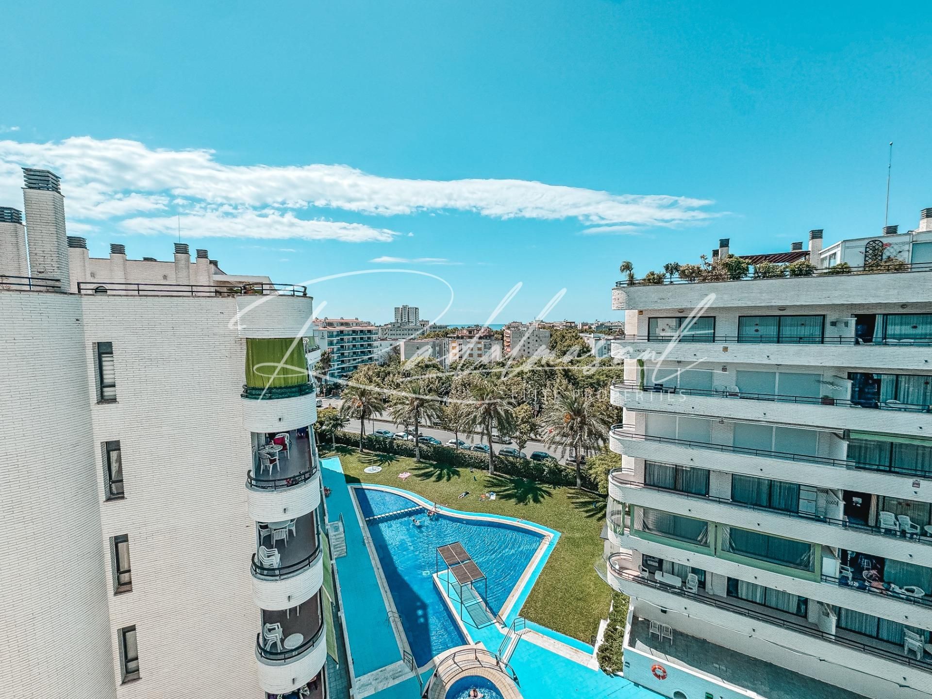 Piscina de Piso en venta en Salou con Jardín privado, Terraza y Piscina comunitaria