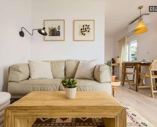 Sala d'estar de Apartament per a compartir en Esplugues de Llobregat amb Aire condicionat, Calefacció i Terrassa