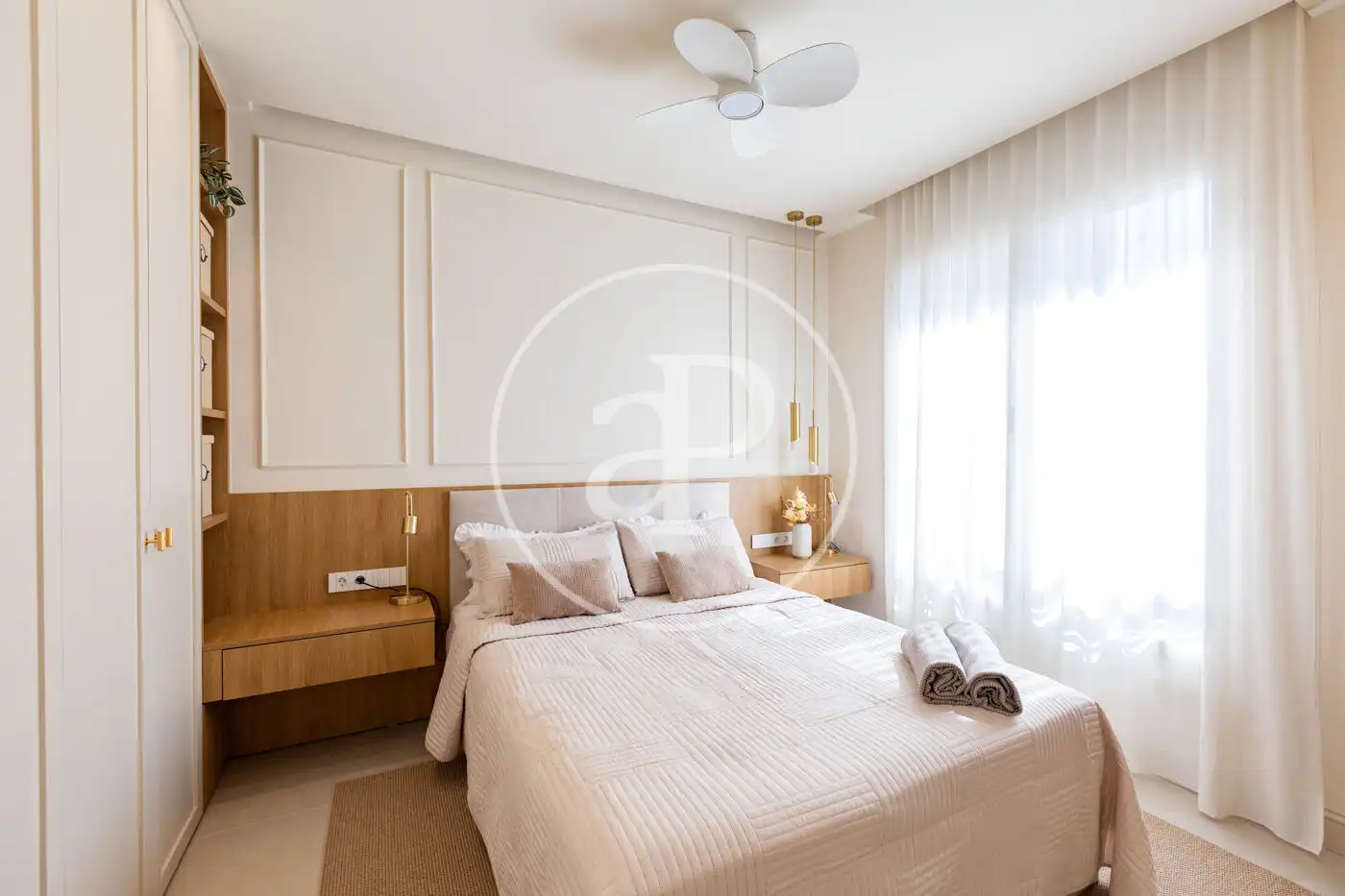 Bedroom of Flat for sale in Barcelona  with Air Conditioner, Heating and Furnished