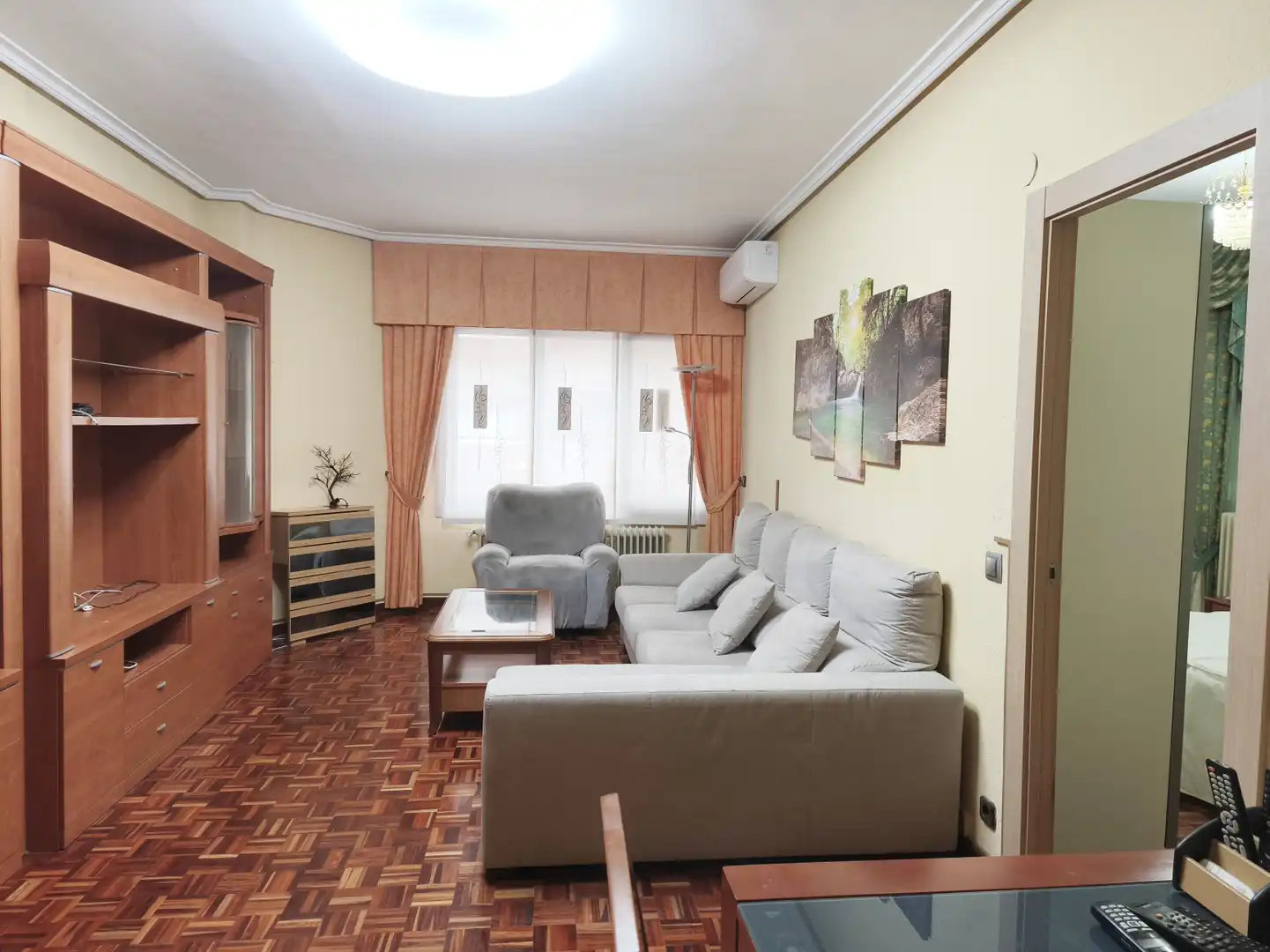 Wohnzimmer von Wohnung zum Verkauf in  Logroño mit Heizung und Parkett
