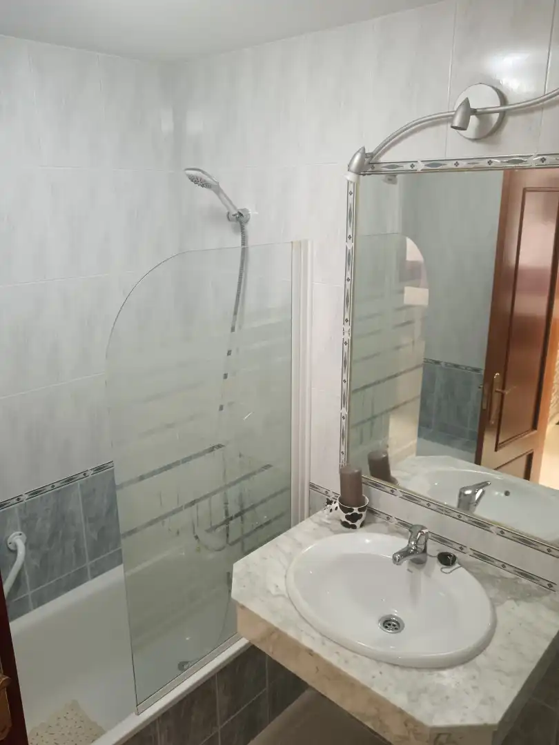 Baño de Piso en venta en Sanlúcar la Mayor con Aire acondicionado, Calefacción y Terraza