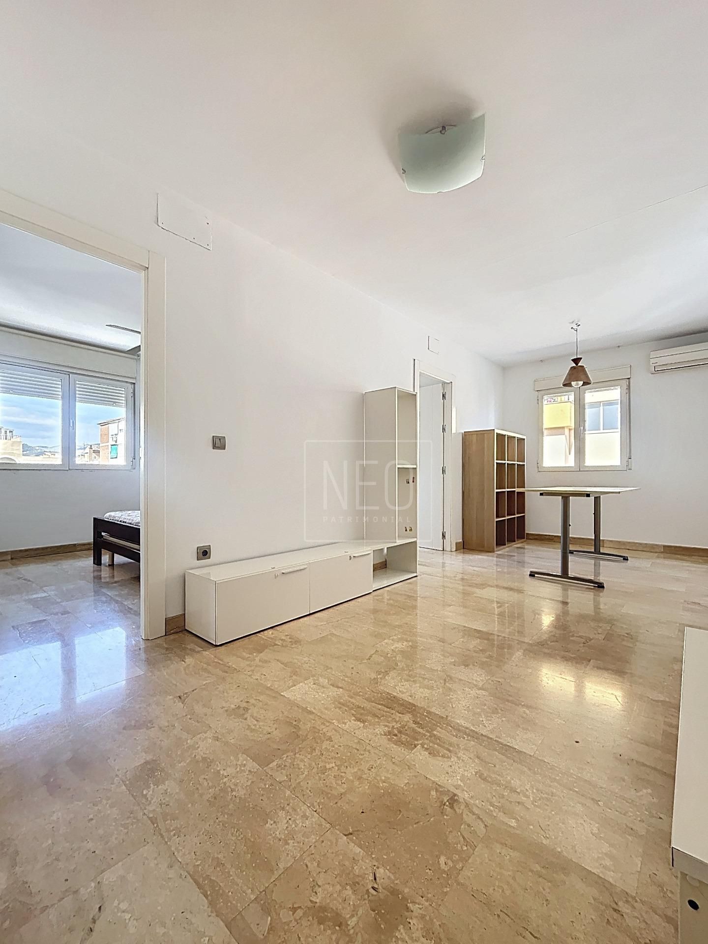 Sala d'estar de Pis en venda en  Granada Capital amb Aire condicionat