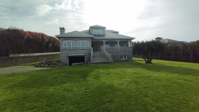 Casa-chalet en Venta en Rúa da Pezoca en Oleiros pueblo