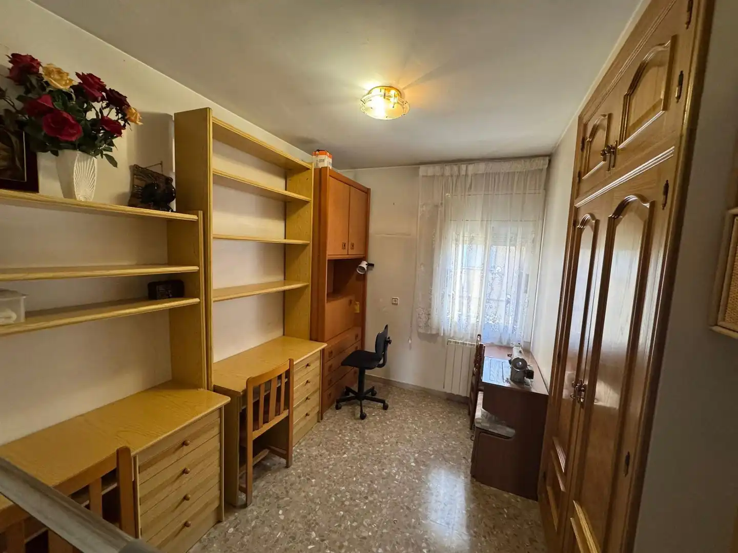 Schlafzimmer von Haus oder Chalet zum Verkauf in Cornellà de Llobregat mit Heizung, Privatgarten und Terrasse