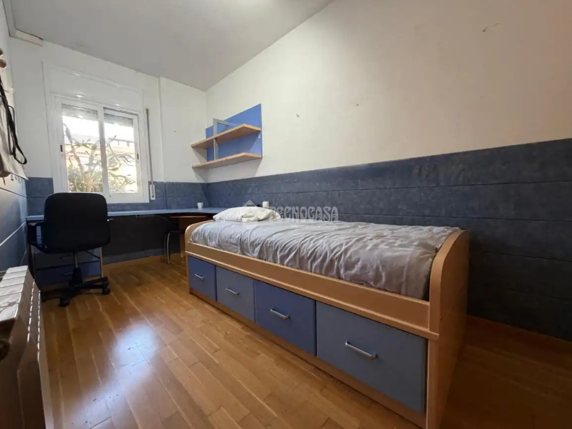Habitación de Piso en venta en Badalona con Aire acondicionado, Trastero y Balcón