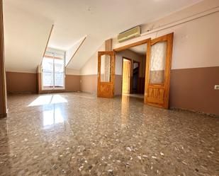 Flat for sale in Huelma  with Air Conditioner and Balcony