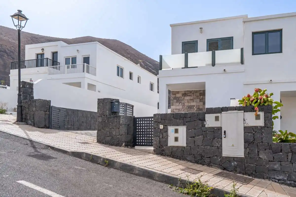 Exterior view of Duplexes for sale in Teguise