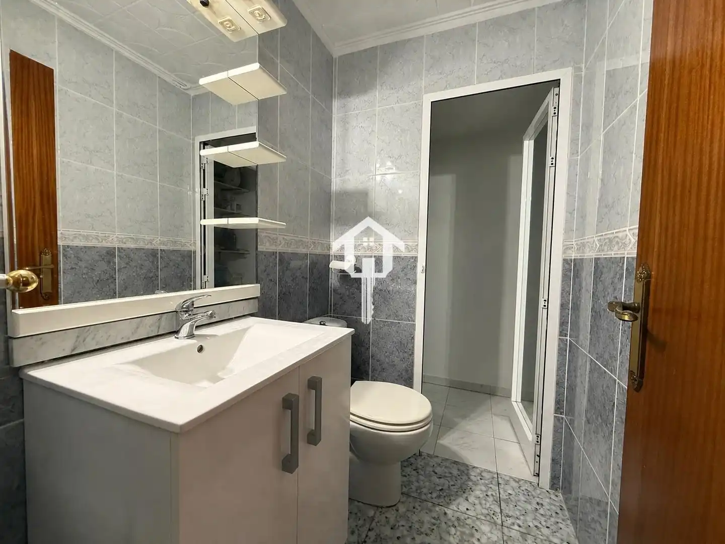 Bathroom of Ground floor for sale in Alicante / Alacant  with Furnished