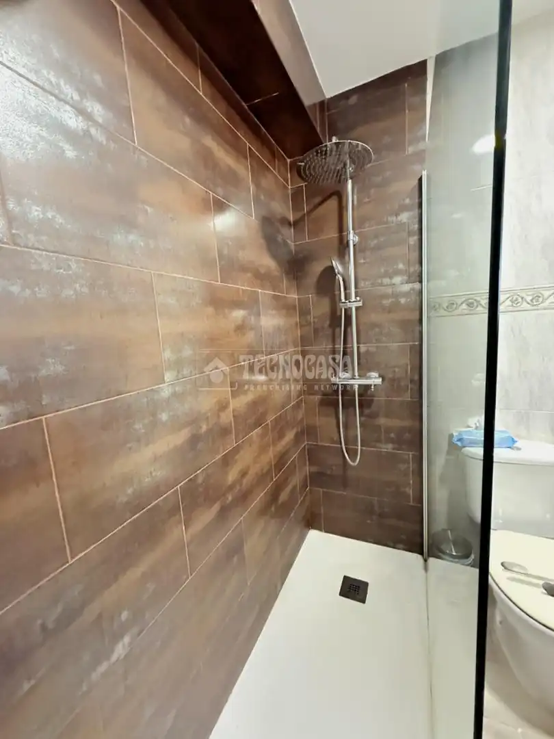 Bathroom of Flat for sale in Paterna