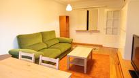 Living room of Flat to rent in  Madrid Capital  with Air Conditioner, Heating and Parquet flooring