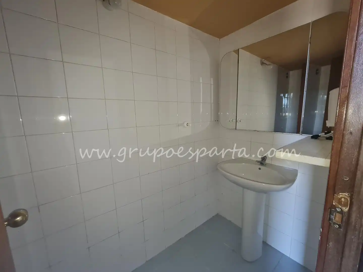 Baño de Nave industrial en venta en Santiponce
