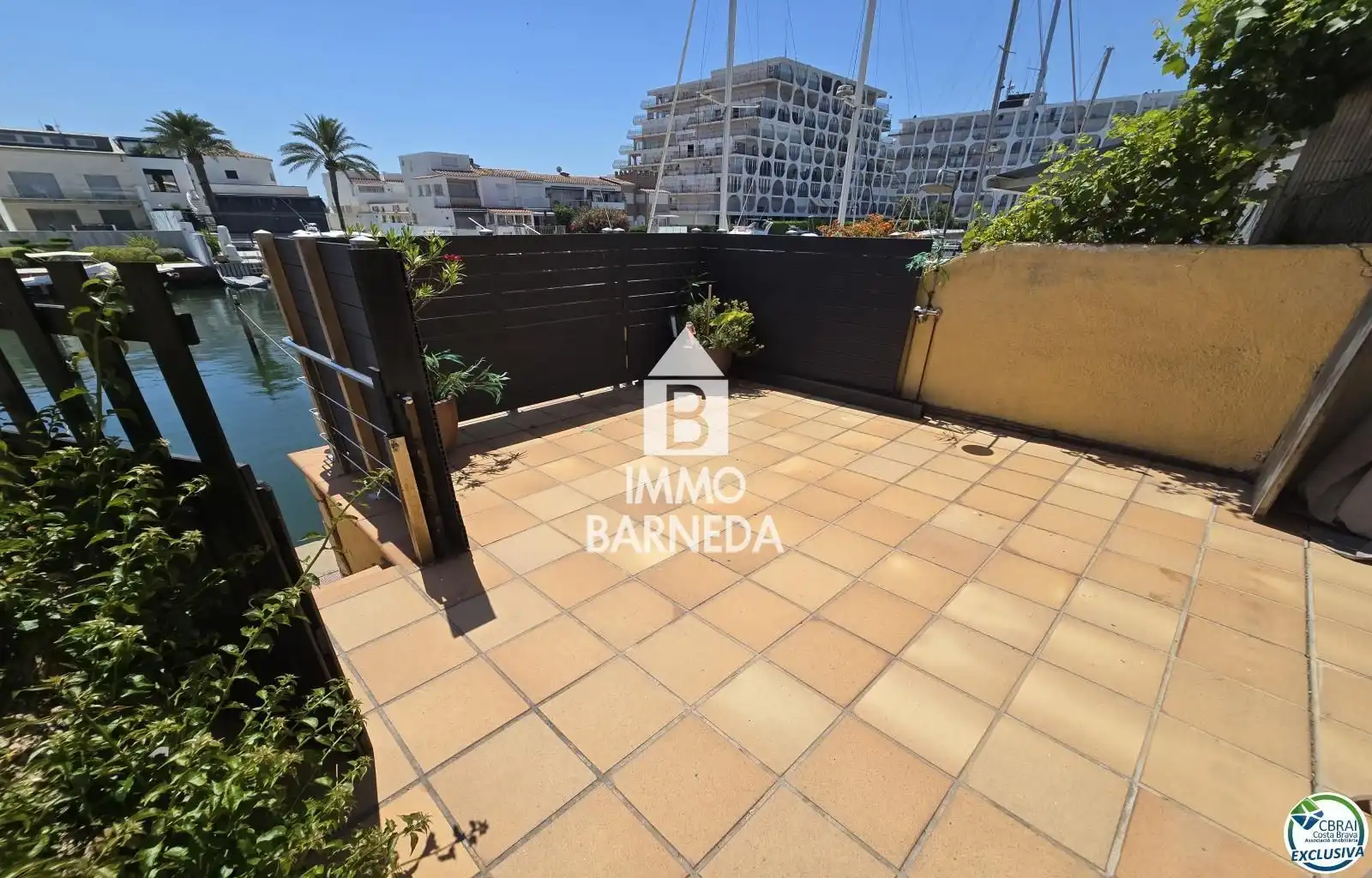 Vista exterior de Piso en venta en Empuriabrava con Aire acondicionado, Calefacción y Terraza