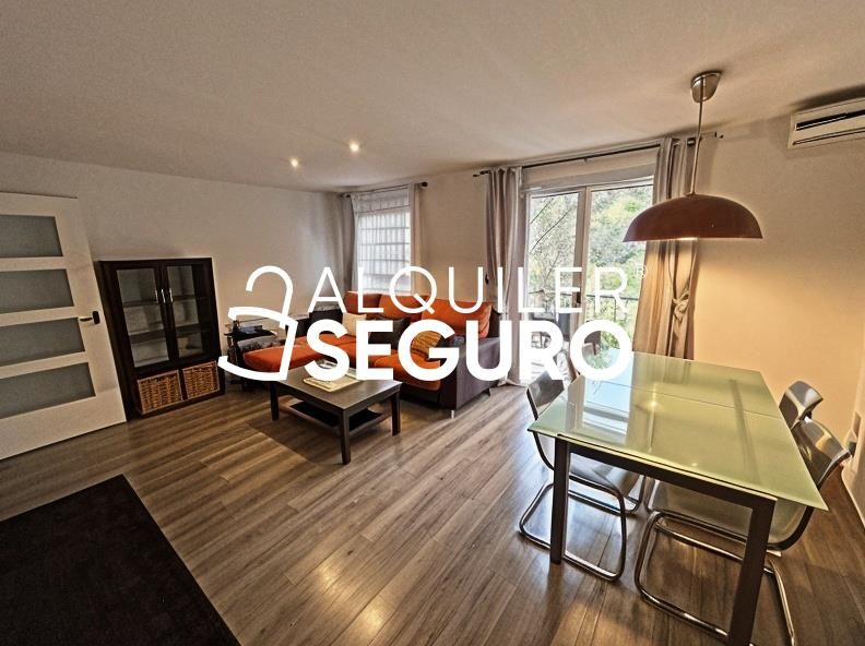 Dormitori de Pis de lloguer en  Madrid Capital amb Aire condicionat, Calefacció i Terrassa