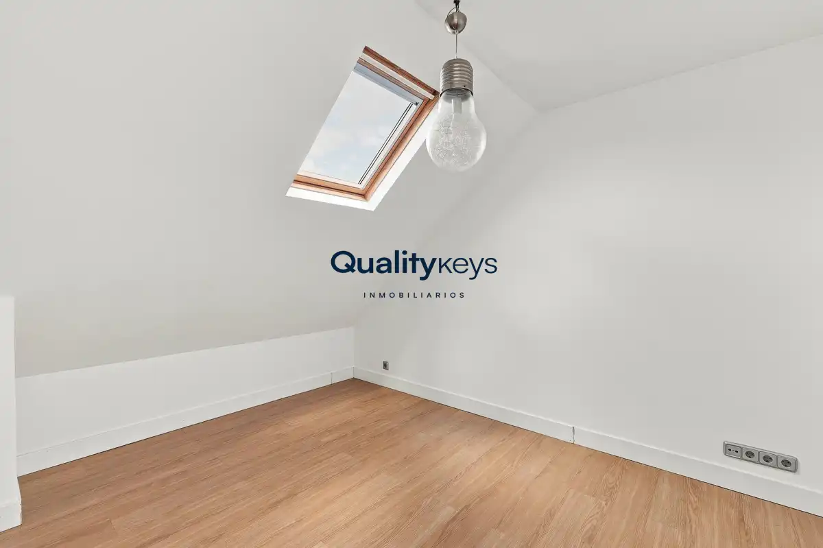 Habitación de Casa o chalet en venta en Madrid con Aire acondicionado, Calefacción y Jardín privado