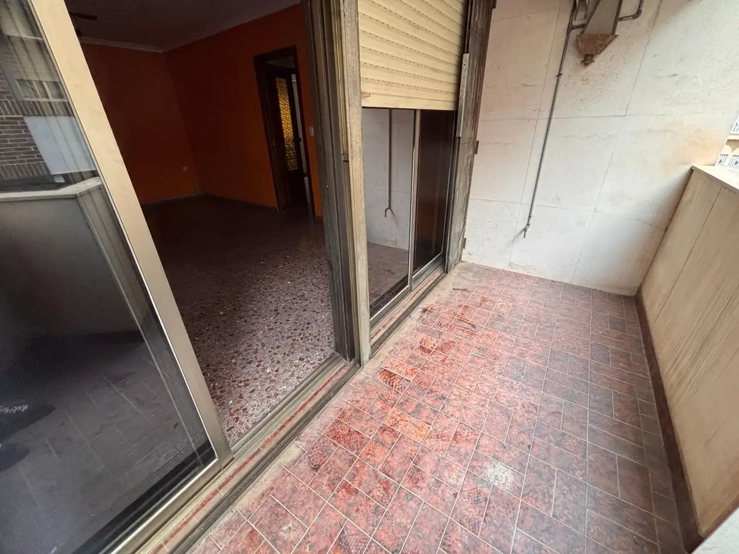 Außenansicht von Wohnung zum Verkauf in Valencia mit Terrasse und Balkon