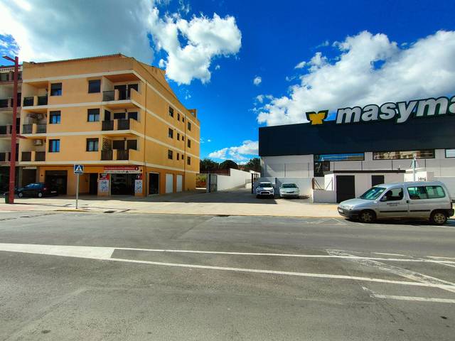 Local comercial en Alquiler en Las Atalayas - Urmi - Cerro de Mar