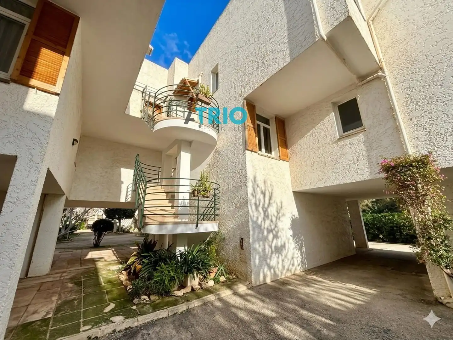 Vista exterior de Dúplex en venta en Calvià con Terraza, Piscina y Piscina comunitaria