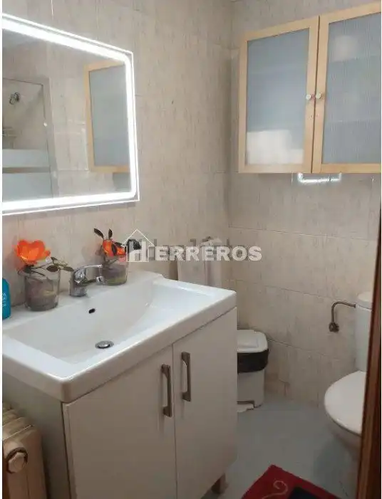 Baño de Casa adosada en venta en Uruñuela con Calefacción, Parquet y Terraza