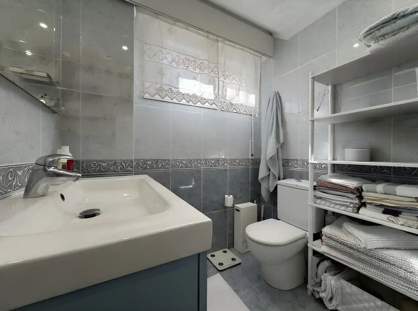 Baño de Piso en venta en Getxo  con Calefacción, Terraza y Amueblado