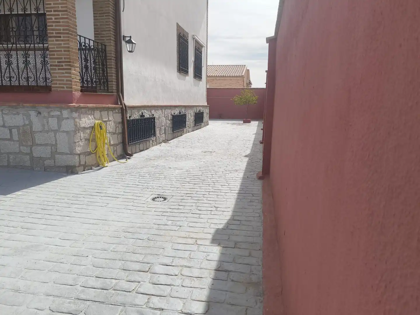 Vista exterior de Casa o xalet en venda en Villaluenga de la Sagra amb Aire condicionat, Calefacció i Jardí privat
