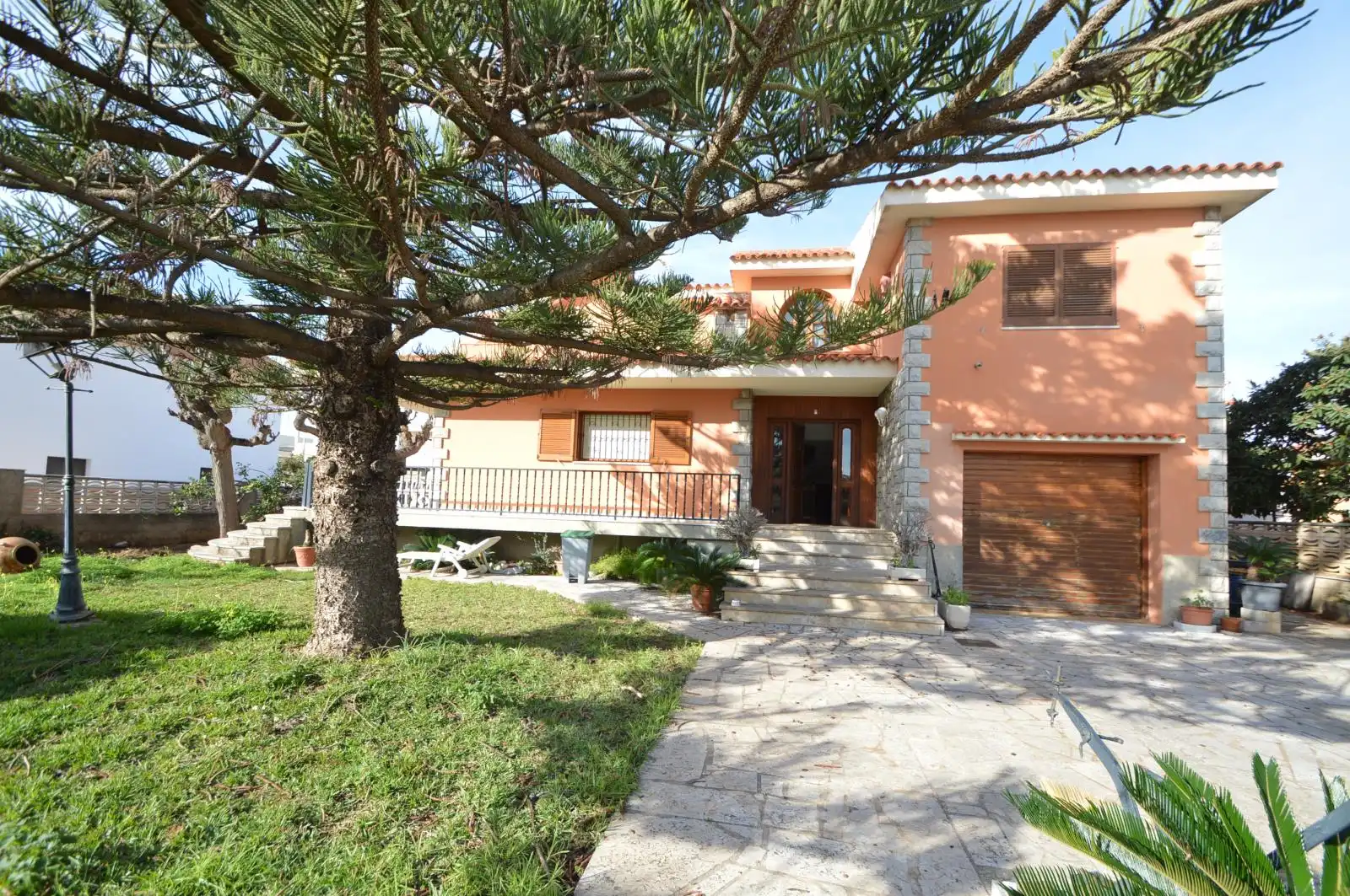 Vista exterior de Casa o xalet en venda en Vinaròs amb Calefacció, Jardí privat i Terrassa