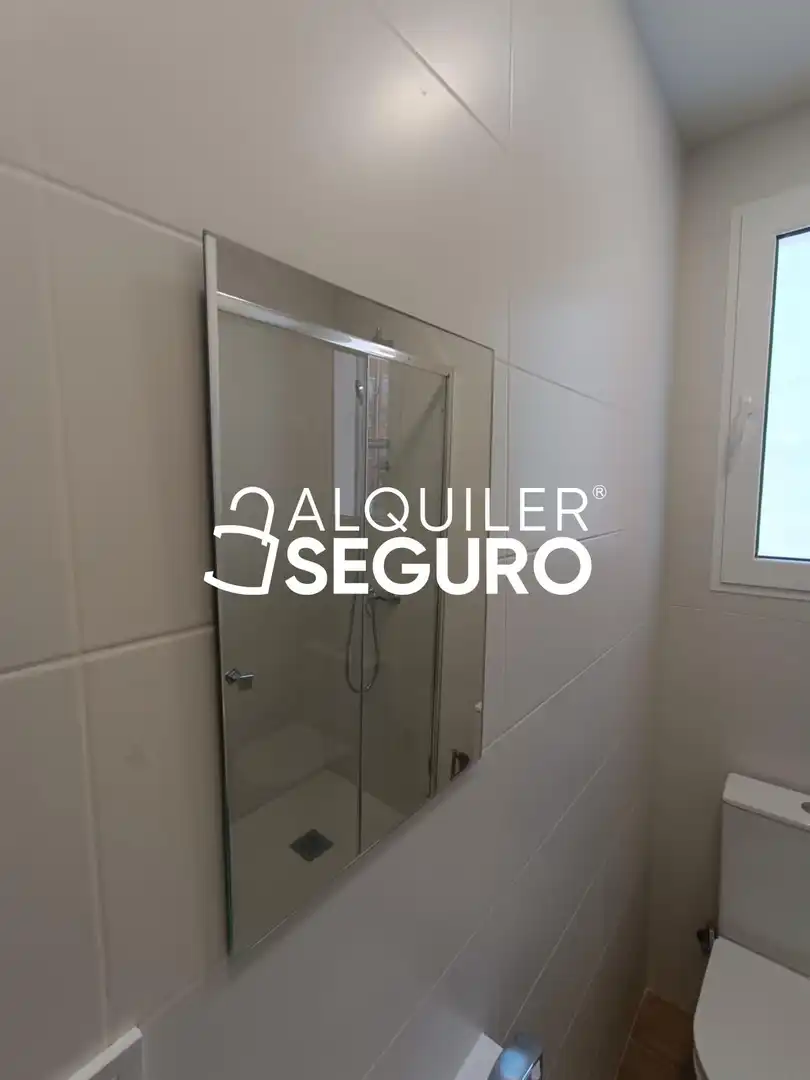 Bathroom of Flat for rent in Leganés  with Heating and Terrace
