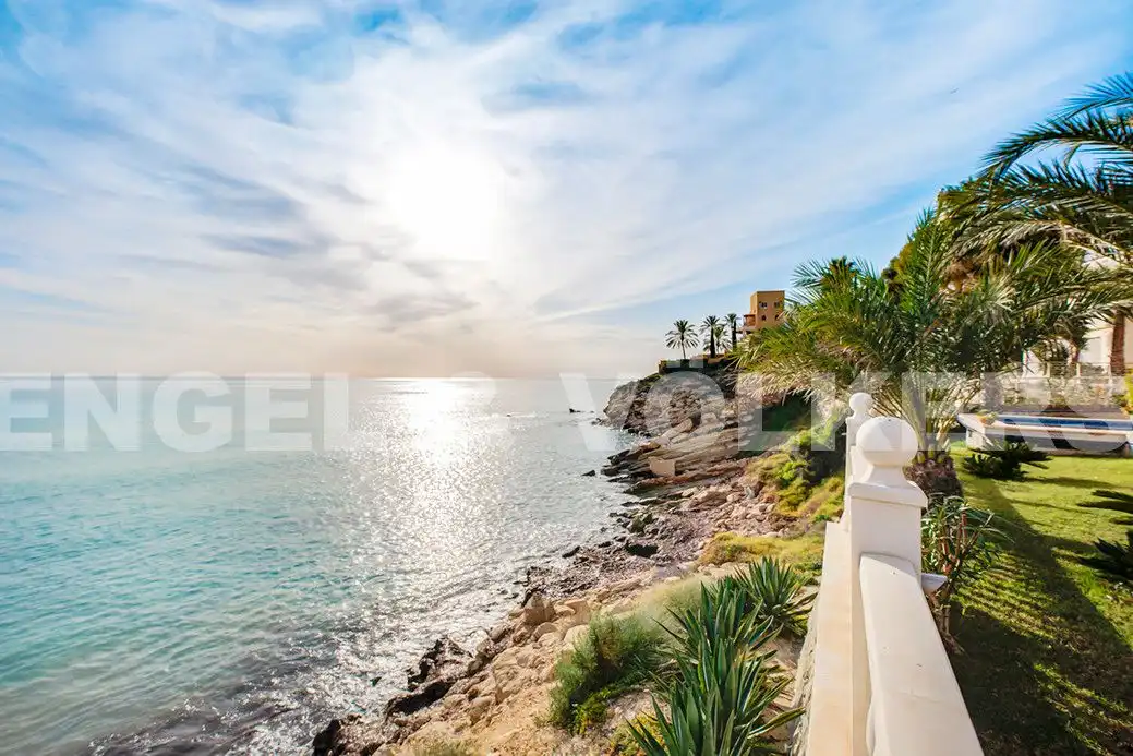 Exterior view of Houses for sale in El Campello  with Air Conditioner, Private garden and Terrace