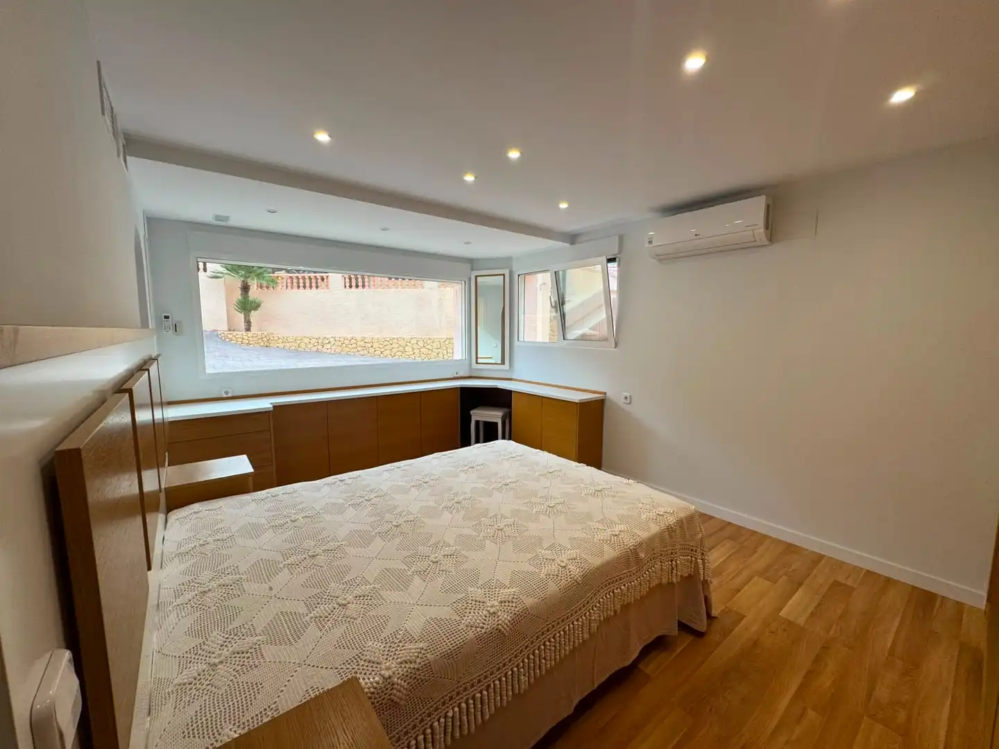 Habitación de Casa o chalet en venta en El Campello con Aire acondicionado, Calefacción y Jardín privado