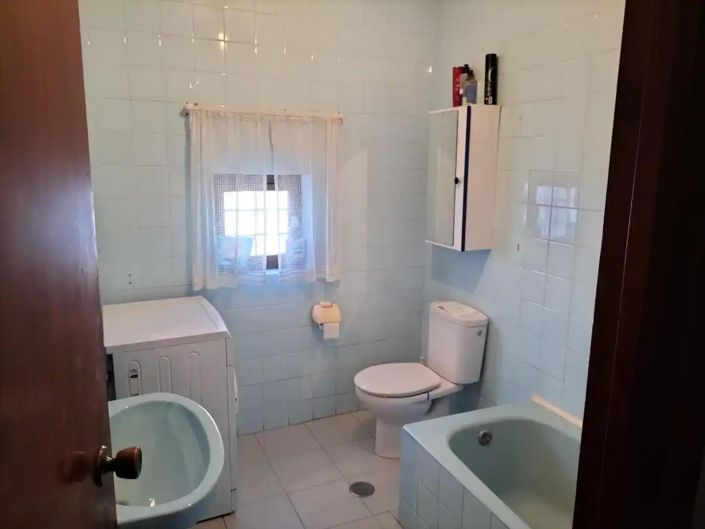 Baño de Finca rústica en venta en Baza con Jardín privado, Trastero y Amueblado