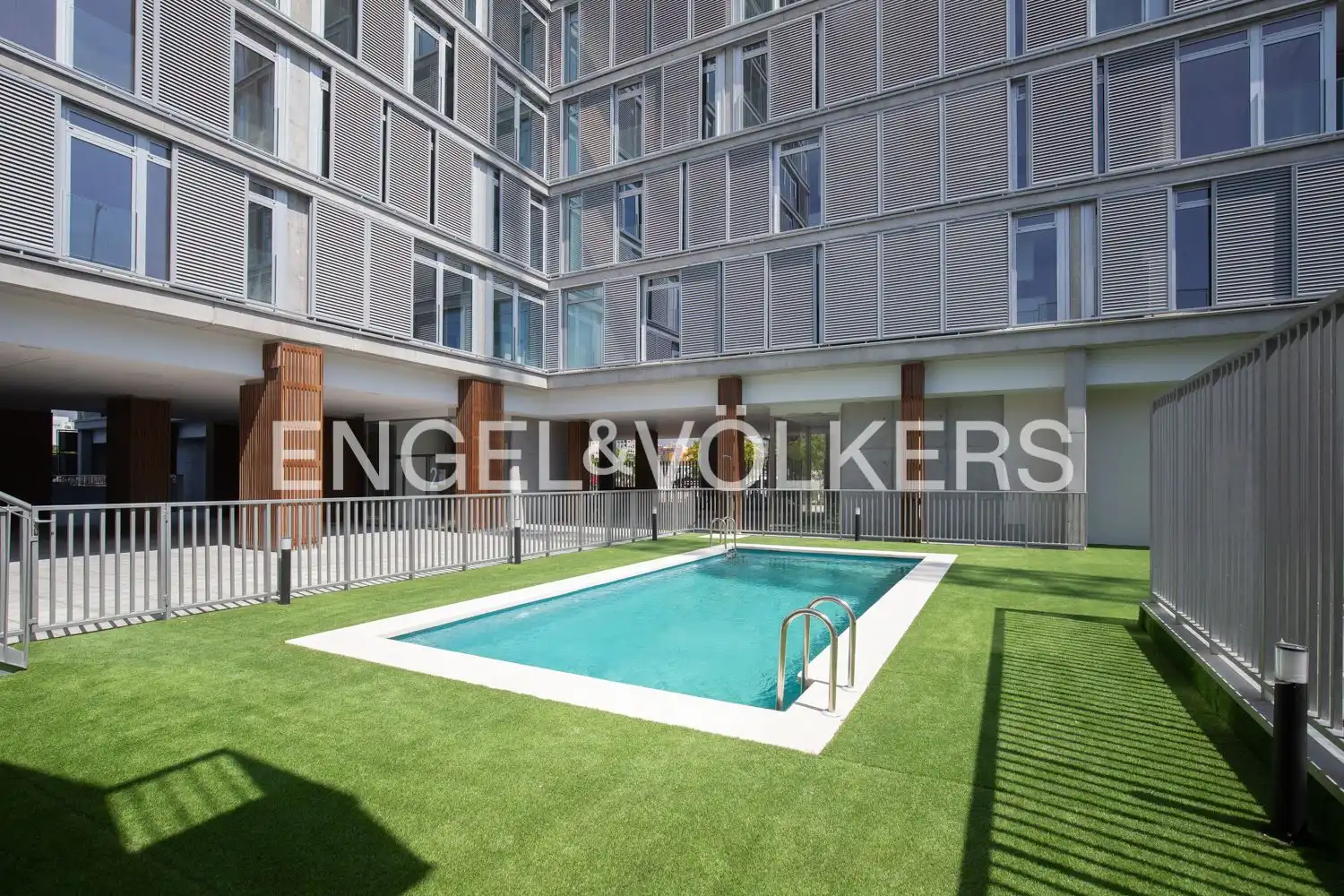 Piso con piscina en venta en fernando abril martorell, imagen 3