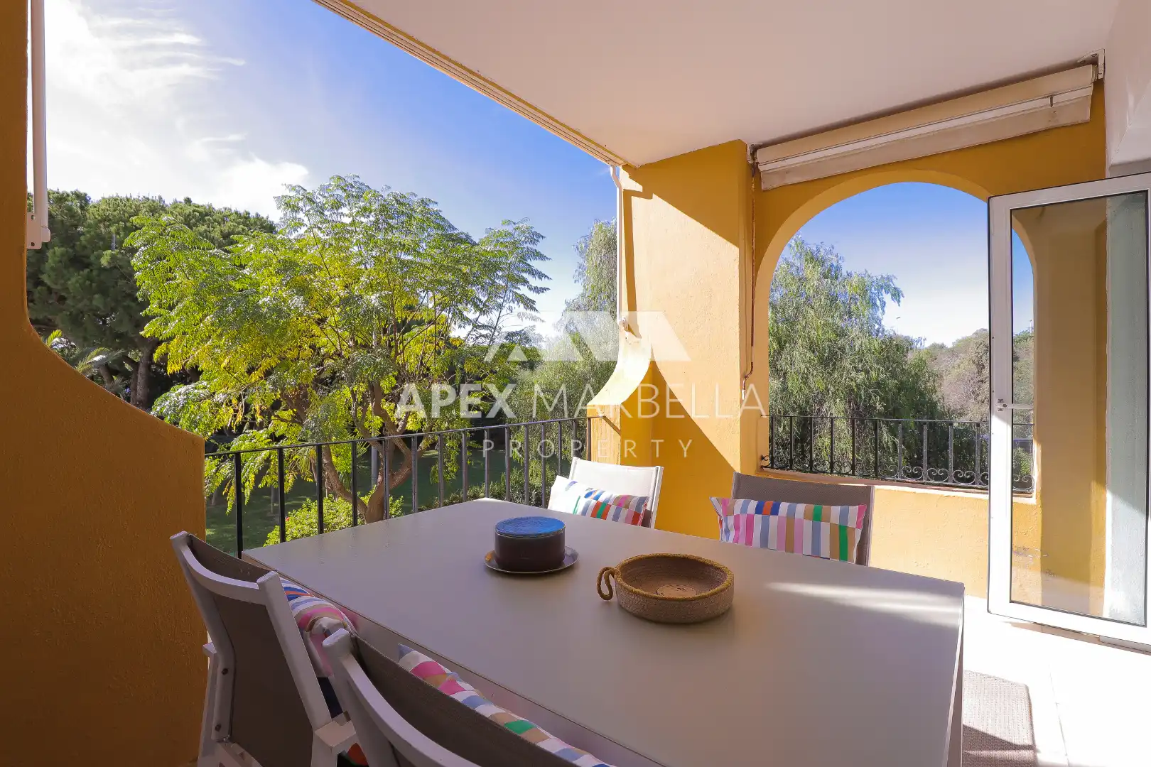 Garten von Wohnung zum Verkauf in Marbella mit Klimaanlage, Terrasse und Möbliert