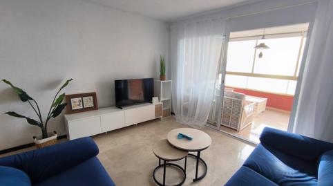 Foto 3 de Piso de alquiler en  de la Vila Joiosa, Playa Poniente, Benidorm