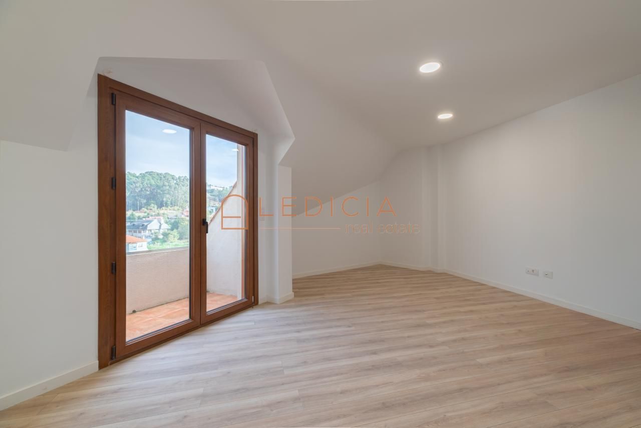 Bedroom of Attic for sale in O Porriño    with Heating, Storage room and Furnished