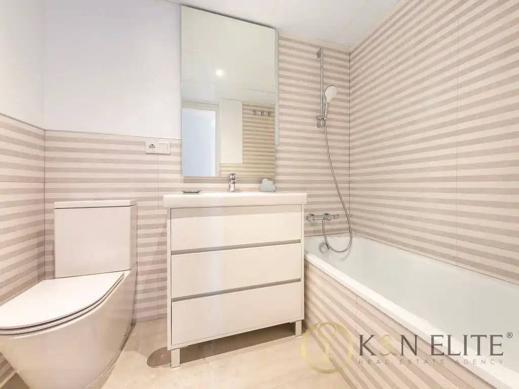 Bathroom of Flat for rent in Alicante / Alacant  with Air Conditioner, Heating and Private garden