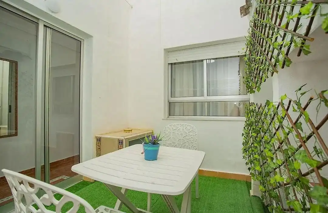 Terraza de Apartamento de alquiler en Torrevieja con Aire acondicionado, Amueblado y Internet