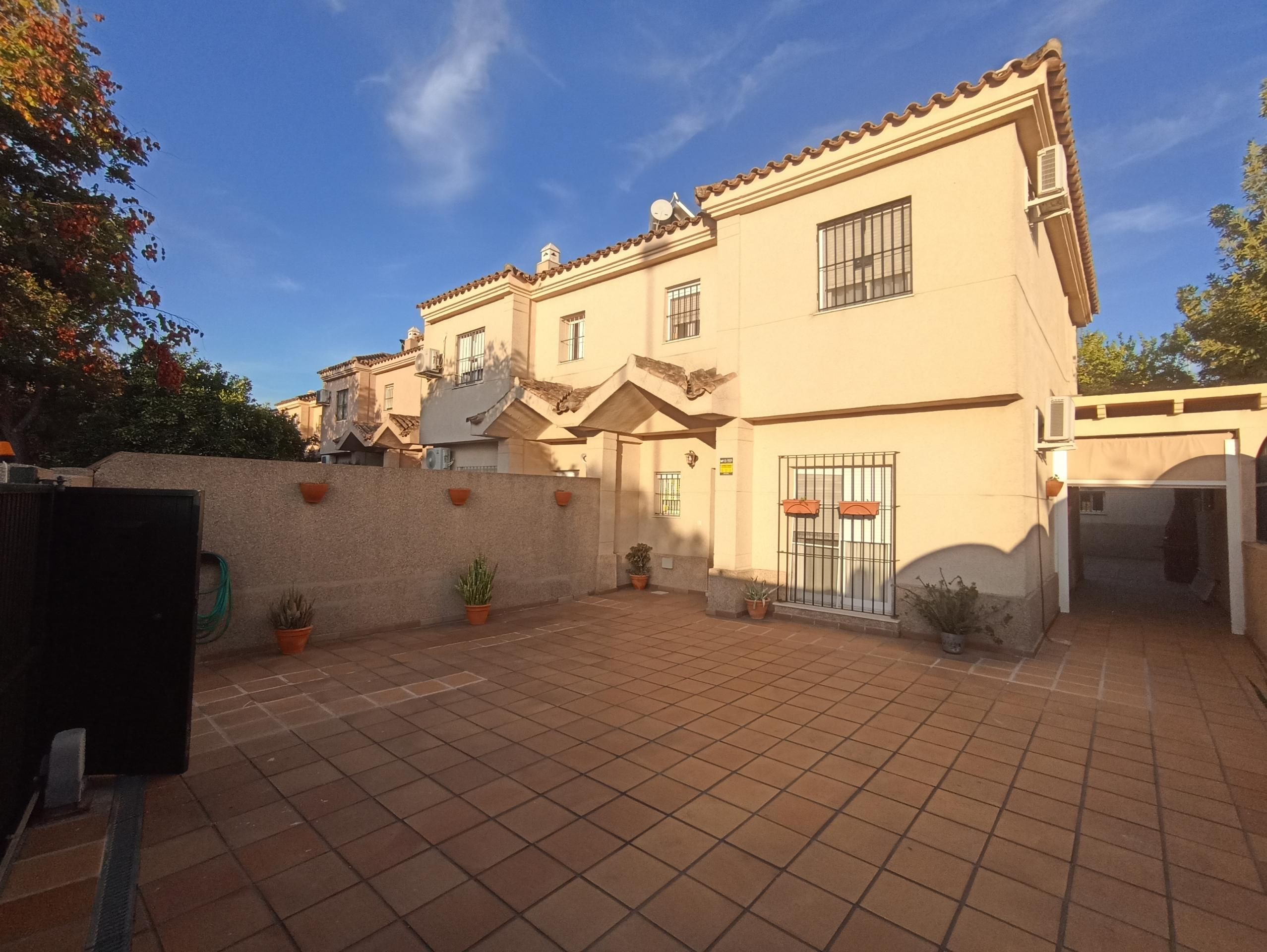 Exterior view of House or chalet to rent in Jerez de la Frontera  with Private garden, Terrace and Balcony