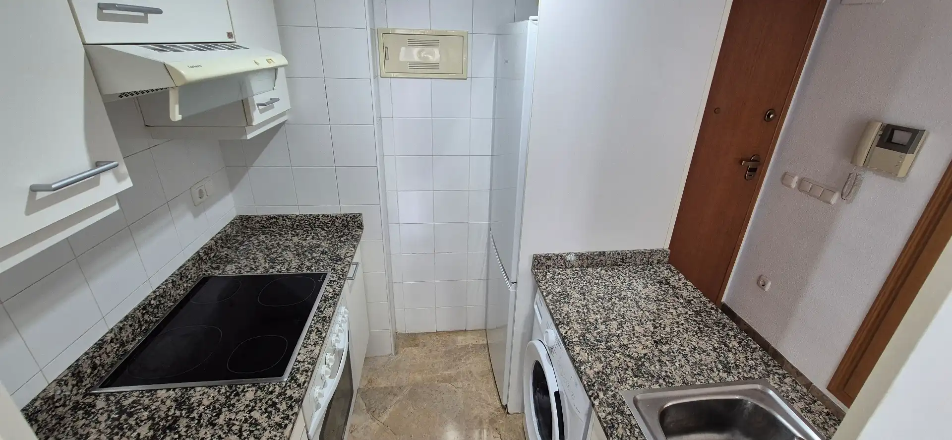 Kitchen of Study for rent in Valencia  with Air Conditioner, Furnished and Oven
