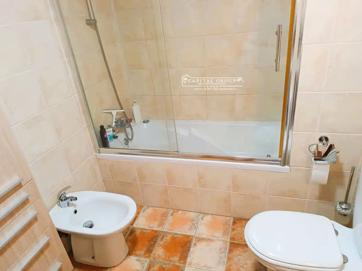 Baño de Apartamento de alquiler en Punta Umbría con Amueblado, Lavadora y Microondas