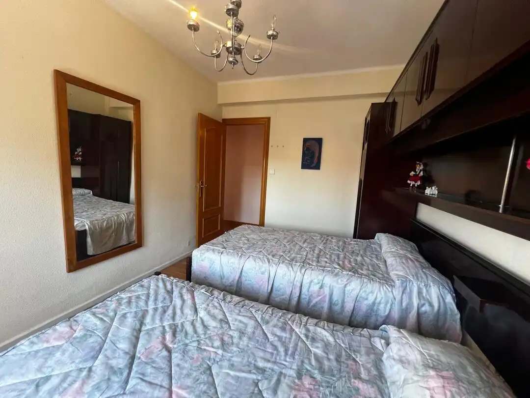 Schlafzimmer von Wohnung zum Verkauf in Vitoria - Gasteiz mit Heizung und Abstellraum