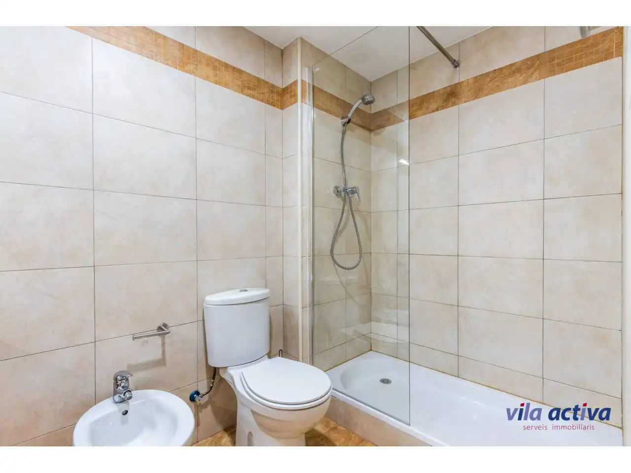 Bany de Pis en venda en Terrassa amb Calefacció, Parquet i Balcó