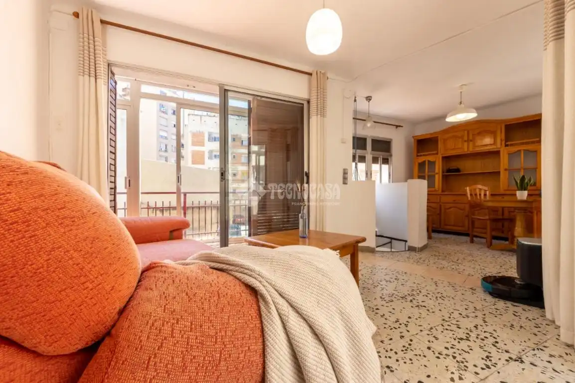 Habitación de Estudio en venta en Tarragona con Calefacción y Balcón