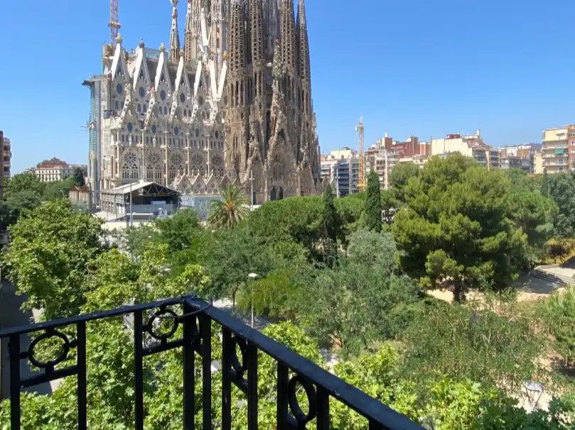 Flat with lift for sale in Calle de Mallorca 434