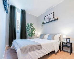 Bedroom of Flat to share in  Barcelona Capital  with Heating, Washing machine and TV